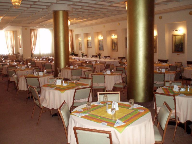 Sparta Inn 餐厅 照片
